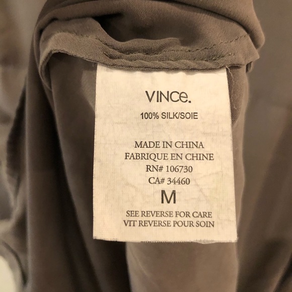 Vince. 100% Silk Olive Green Button Up Blouse M - Picture 6 of 6